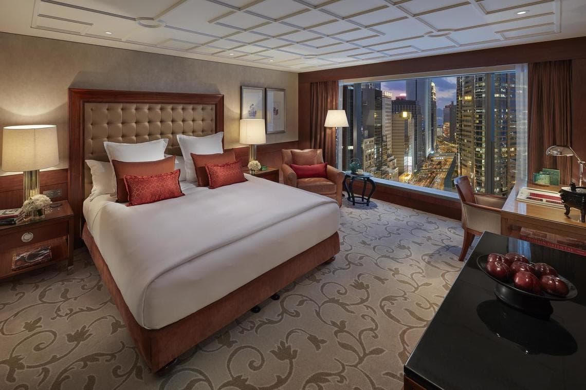 Mandarin Oriental, Hong Kong — TRUE 5 STARS