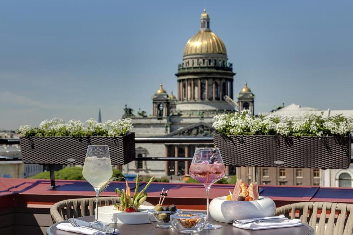 Ресторан терраса в Санкт-Петербурге Исаакиевский собор