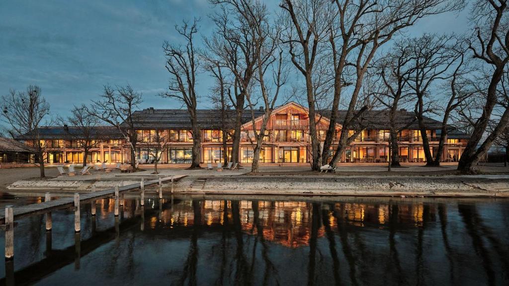Chiemgauhof – Lakeside Retreat