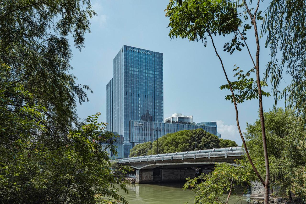 Four Seasons Hotel Hangzhou at Hangzhou Centre