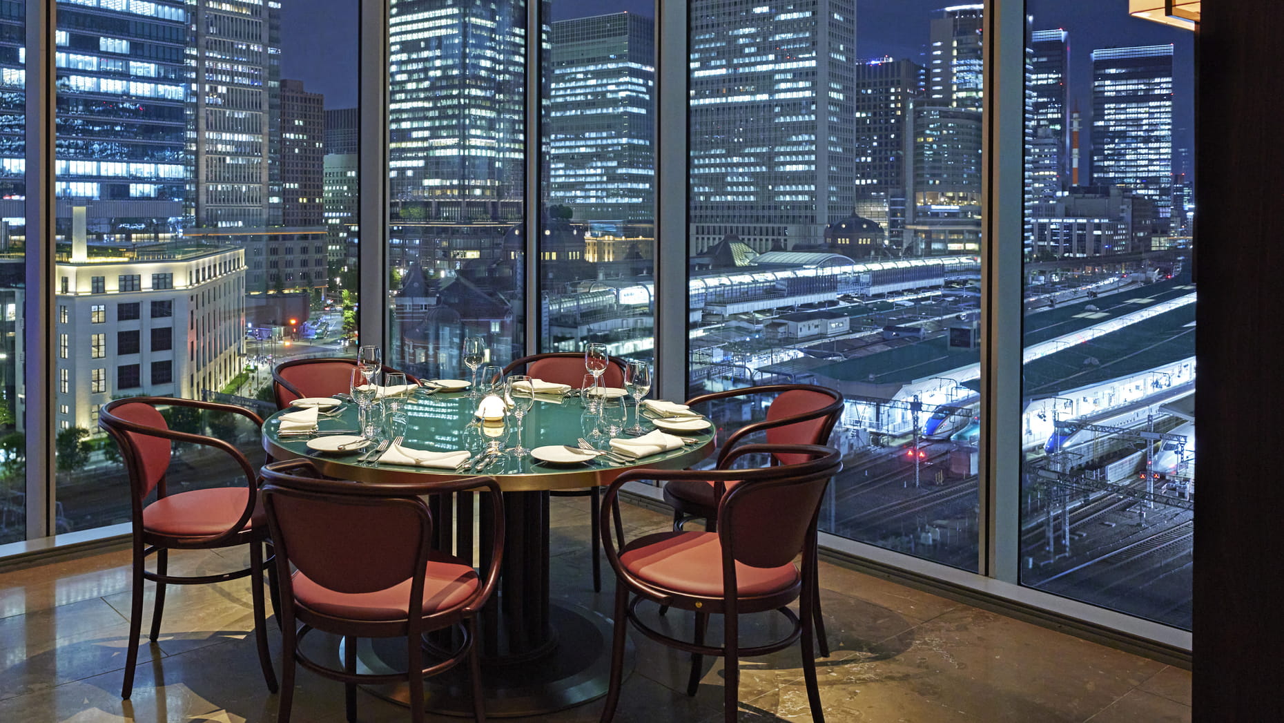 Four Seasons Hotel Tokyo at Marunouchi