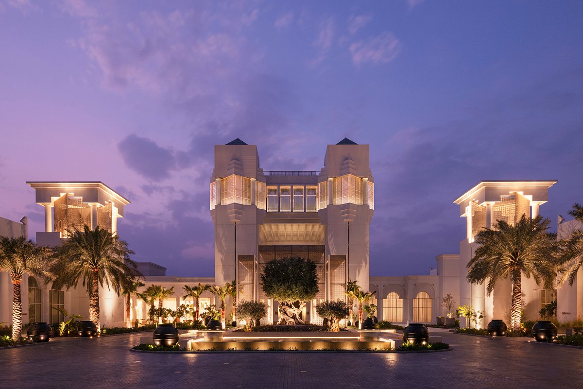 Raffles Al Areen Palace
